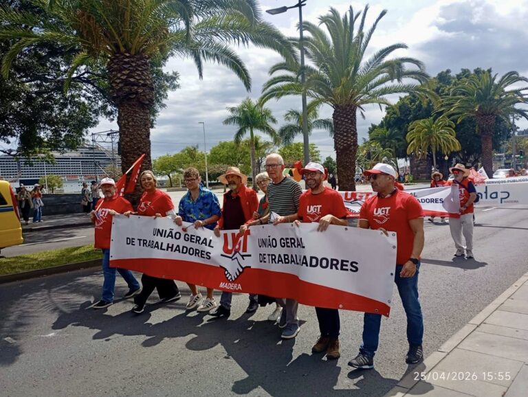 Celebrando os 52 anos da revolução dos cravos